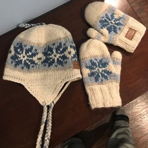 Hat and mittens set